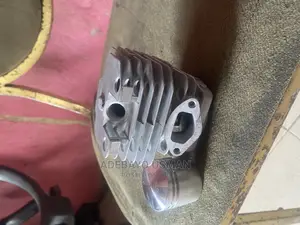Medium Chainsaw Machine Engine Block and Piston and Rings
