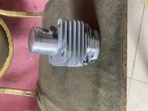 Medium Chainsaw Machine Engine Block and Piston and Rings