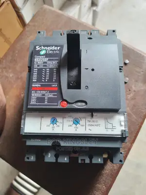 250A 3pole McCb Schneider