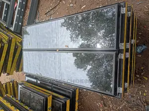 Frameless / Structural Windows