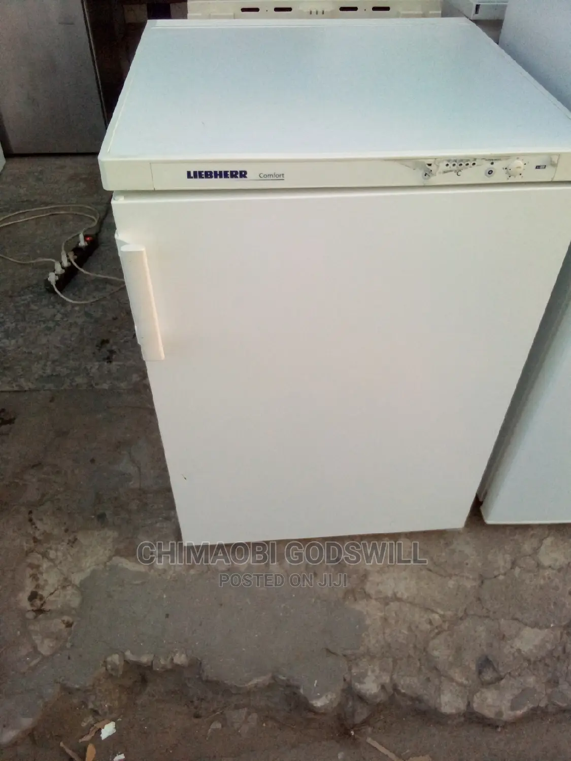 Single Door Chest Standing Freezer