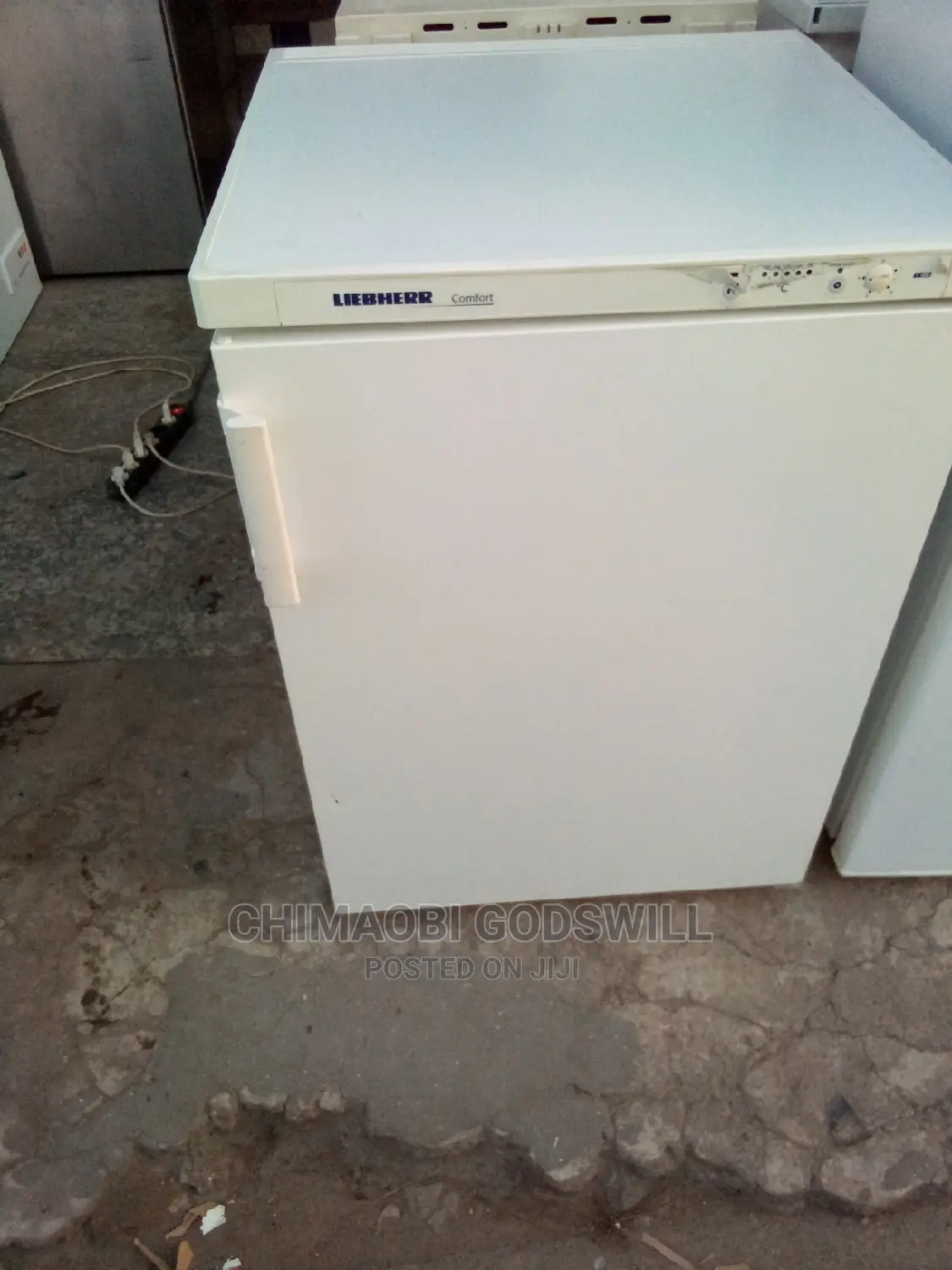 Single Door Chest Standing Freezer