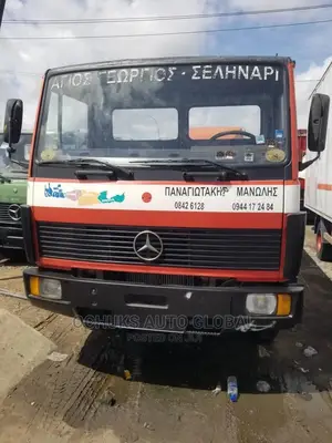 M/Benz 814 Model Pick Up Van 6tyers 6bolits 4 Cylinder