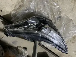 Head Lamp Avensis 2018