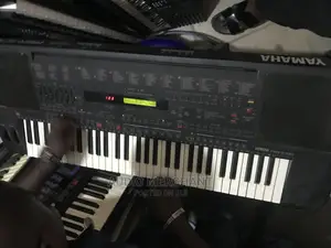 Yamaha PSR 5700 Keyboard
