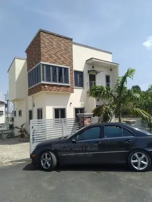 4bdrm Duplex in Apo District for sale