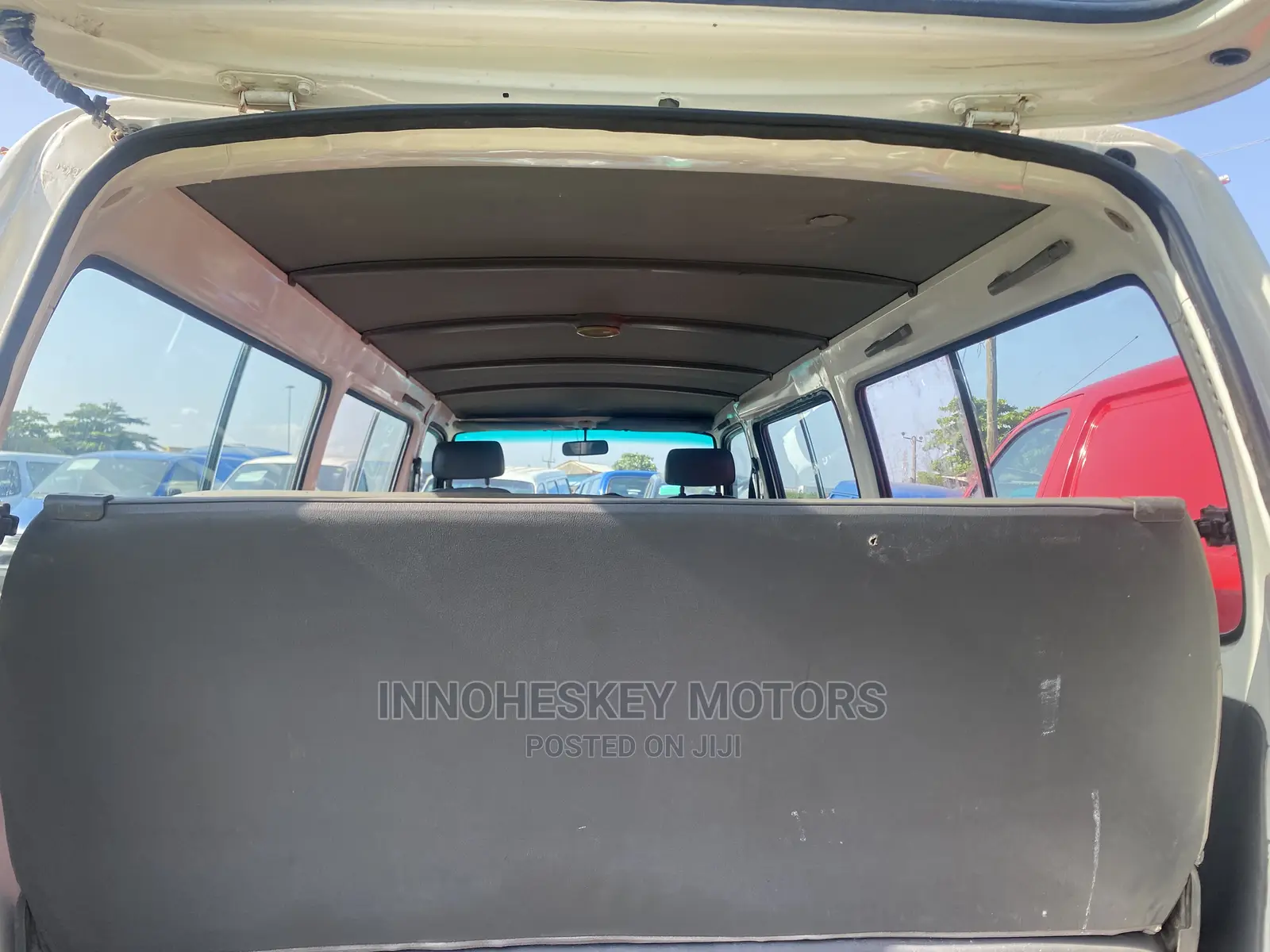 Toyota HiAce 2002 White