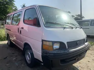 Toyota HiAce 2002 White
