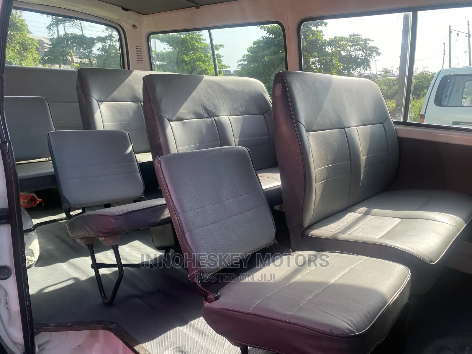 Toyota HiAce 2002 White