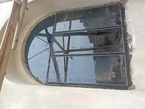 Frameless/Structural Windows
