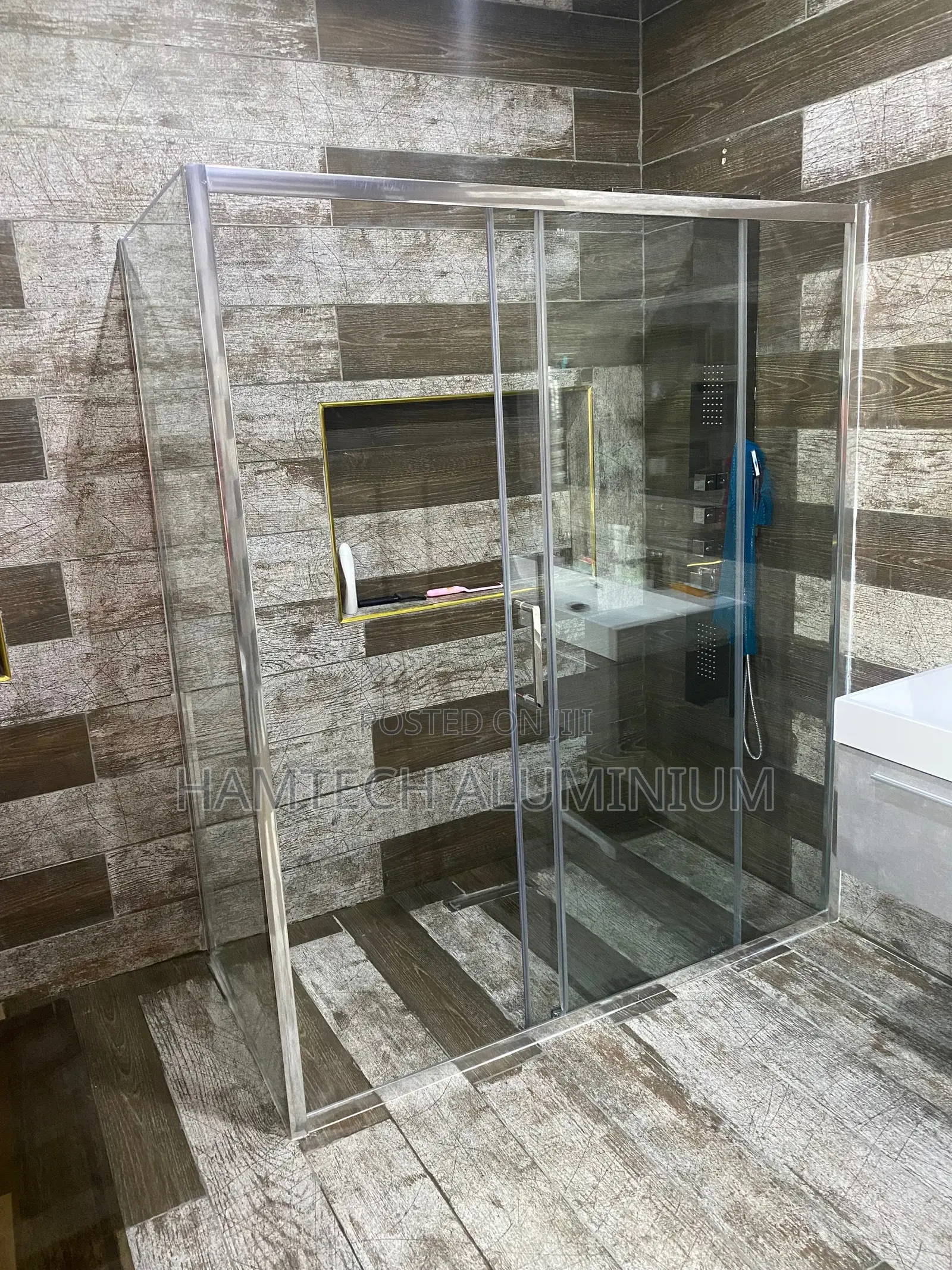 Plane Shower Cubicle