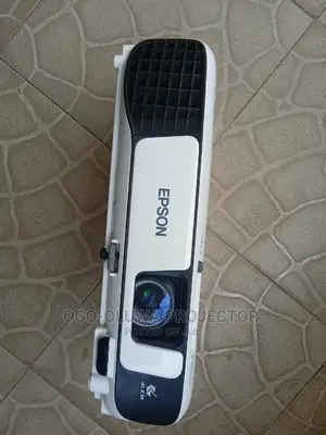 High-Quality and Long-Lasting Epson EB - X41 Projector