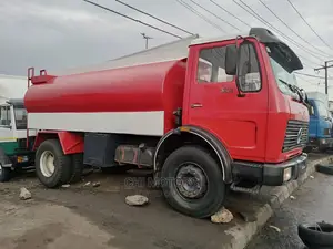 Mercedes Tanker Water 6tyres
