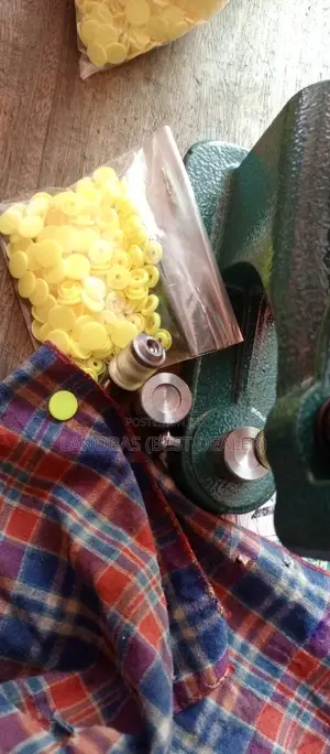 Plastic Press Button Machine and Mould