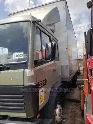 M/Benz Truck 1324 Double Cabin Container Body