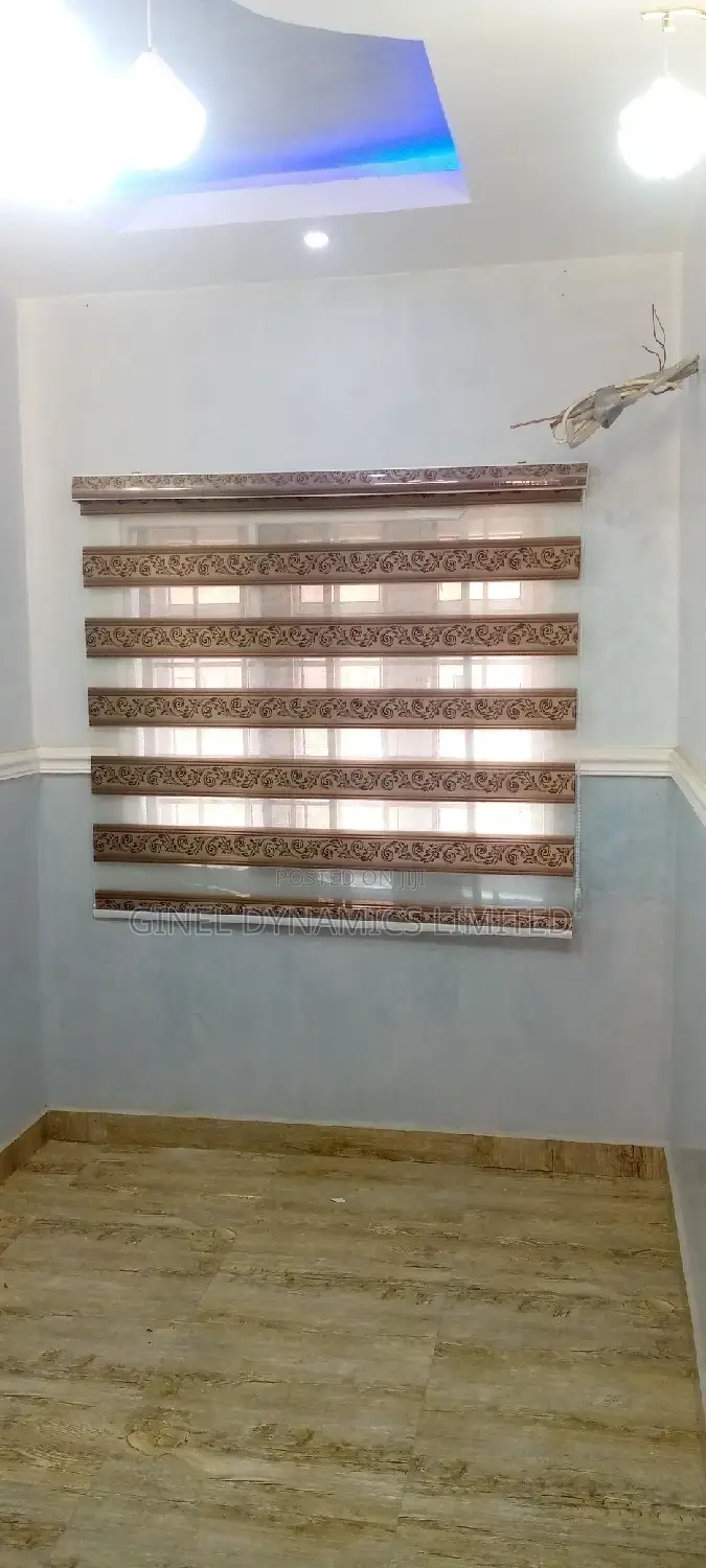 High Quality Window Blinds (Free Delivery)