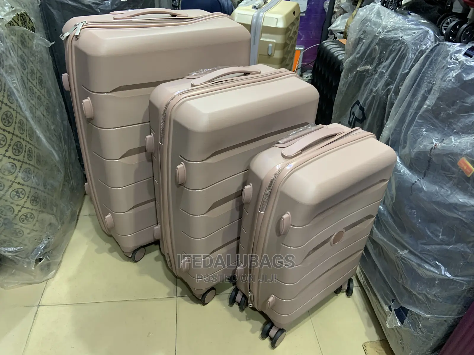 Plastic Unbreakable Plastic Traveling Luggage