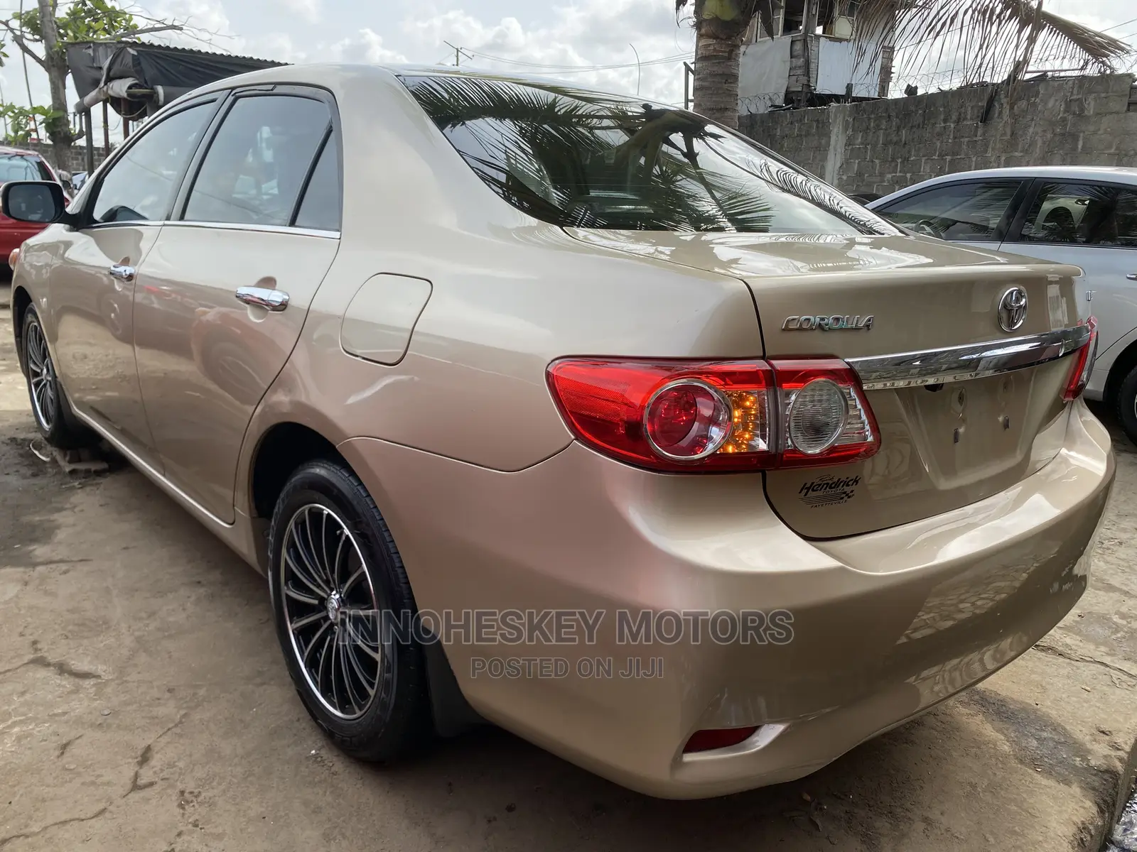 Toyota Corolla LE Special Edition 4dr Sedan (1.8L 4cyl 4A) 2013 Gold