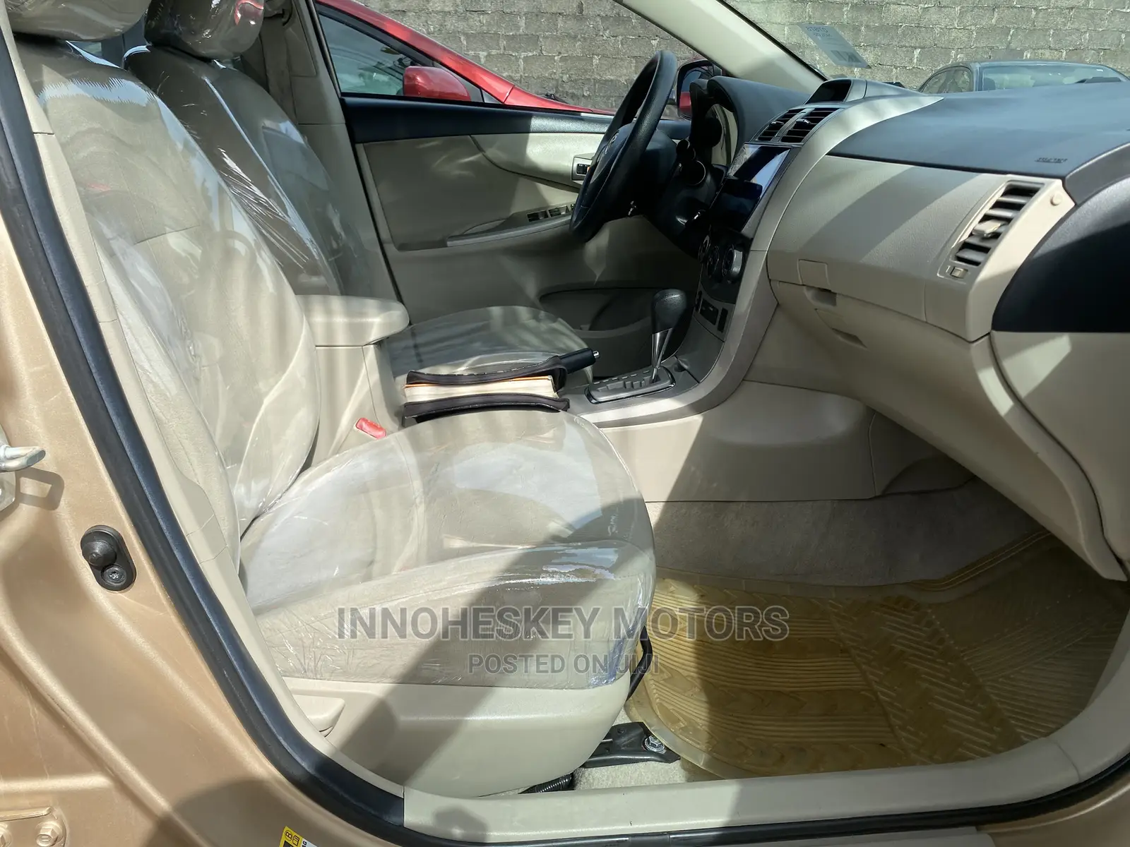 Toyota Corolla LE Special Edition 4dr Sedan (1.8L 4cyl 4A) 2013 Gold