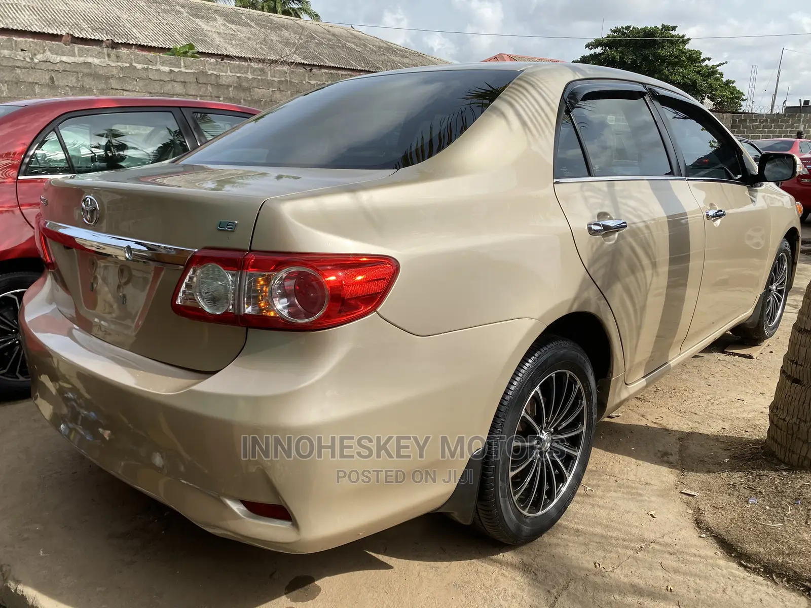 Toyota Corolla LE Special Edition 4dr Sedan (1.8L 4cyl 4A) 2013 Gold