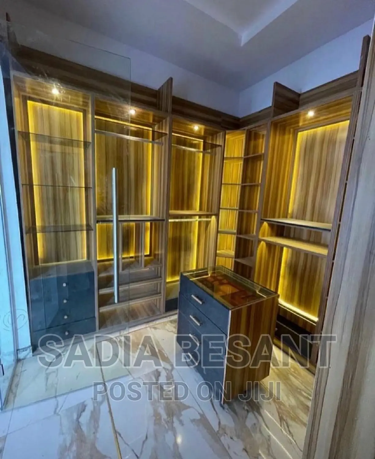 Exquisite Walk in Closet