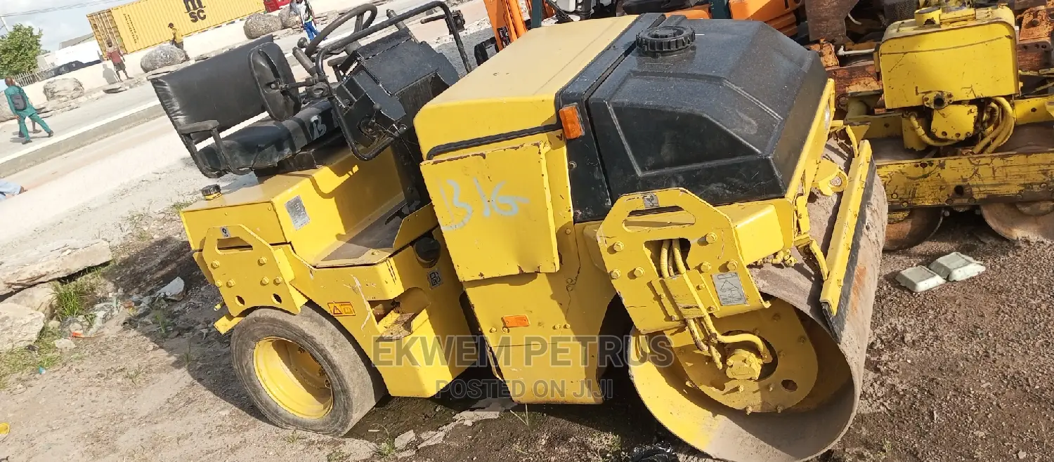 Dynapac Pneumatic Vibratory Ride on Compactor Roller Machine