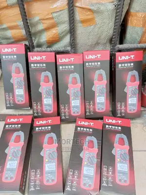 UNI T UT203+ Digital Clamp Multimeter