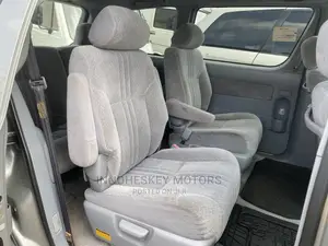 Toyota Sienna LE 2003 Gold