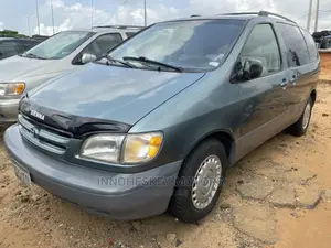 Toyota Sienna LE 2002 Green