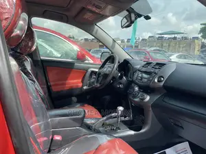 Toyota RAV4 2010 Red