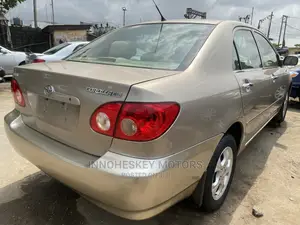 Toyota Corolla LE 2006 Gold