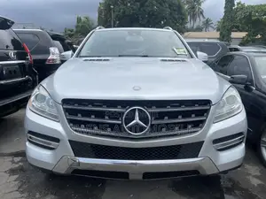 Mercedes-Benz M Class ML350 4dr SUV (3.5L 6cyl 7A) 2014 Silver