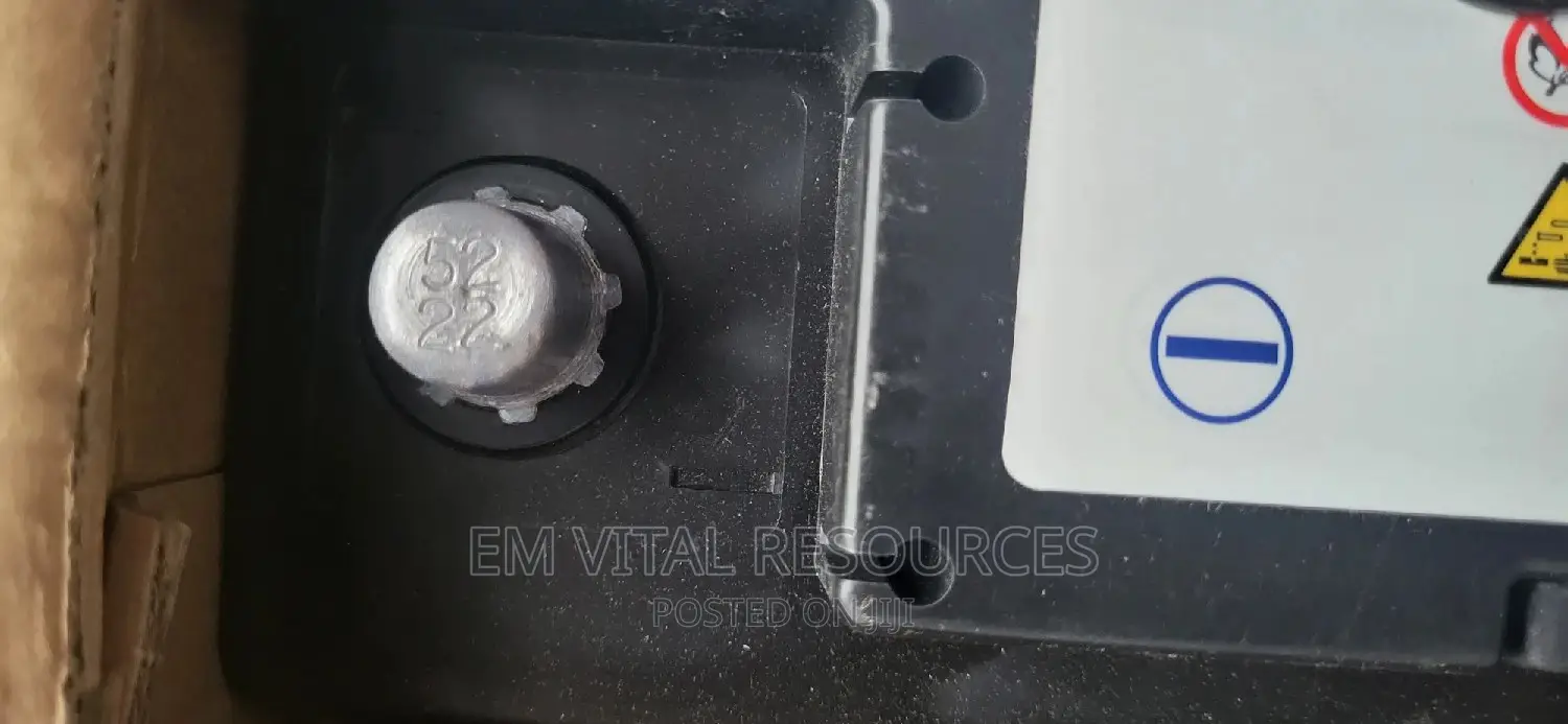 Range Rove Battery