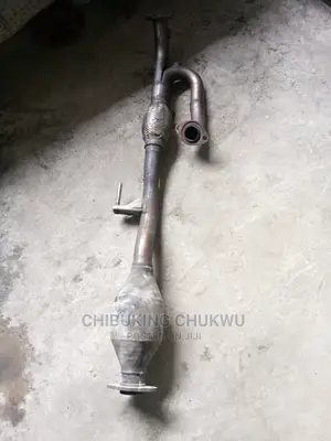 Lexus ES-350 / Camry 2:7 Center Catalyst Exhaust Pot.