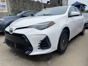 Toyota Corolla 2019 White