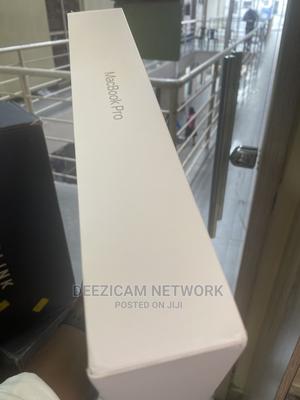 New Laptop Apple MacBook Pro 2022 M2 16GB Apple M2 SSD 512GB