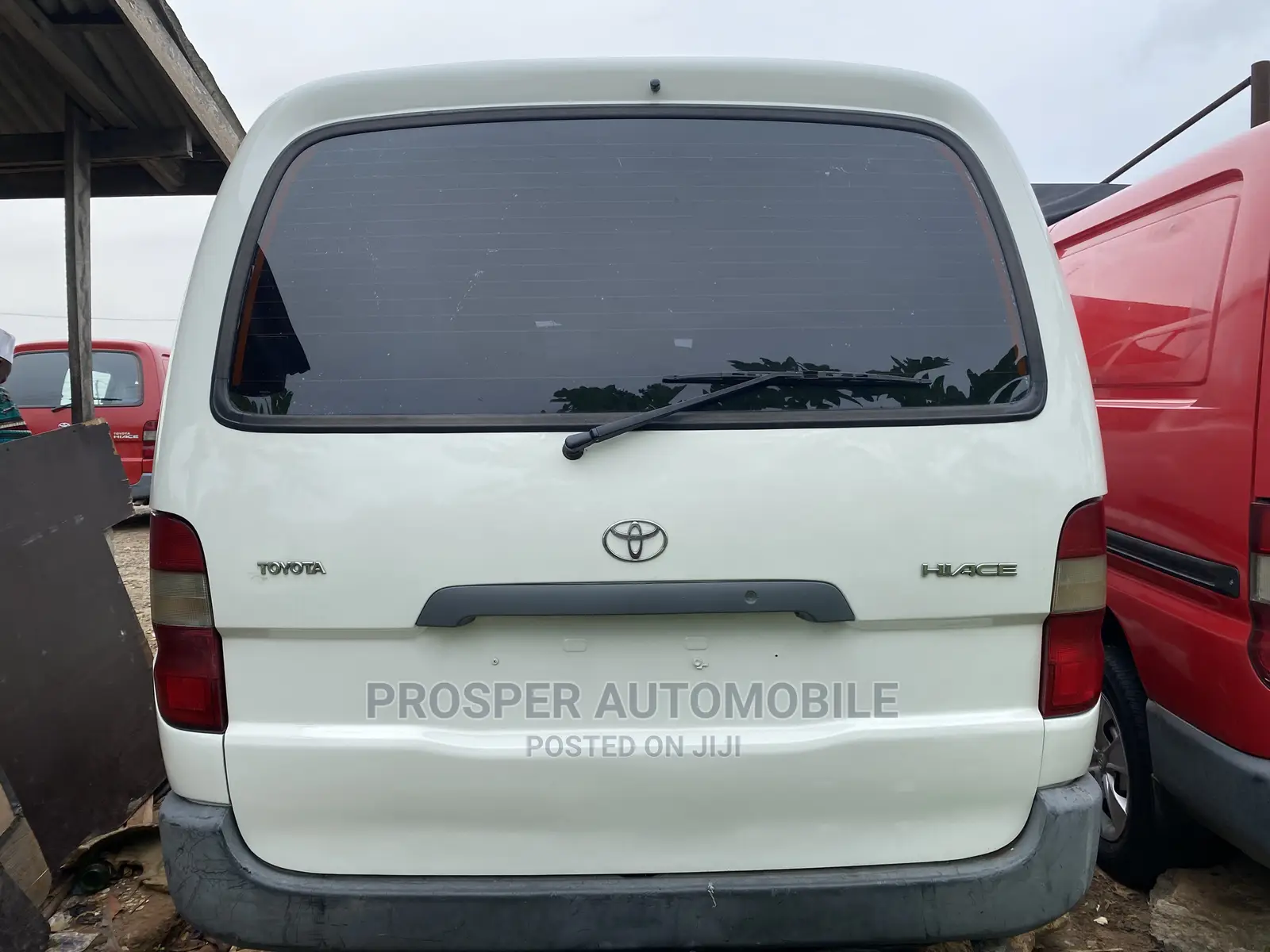 Toyota HiAce 2005 White
