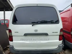 Toyota HiAce 2005 White