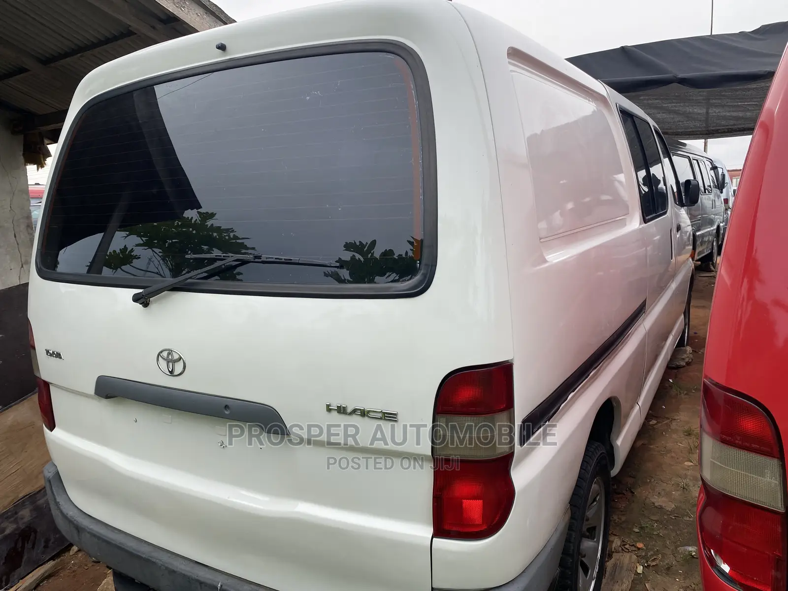 Toyota HiAce 2005 White