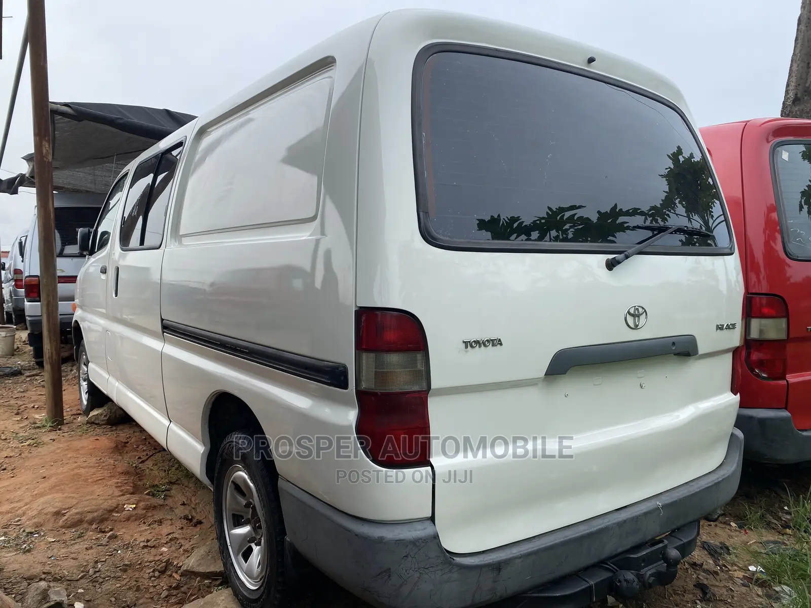Toyota HiAce 2005 White
