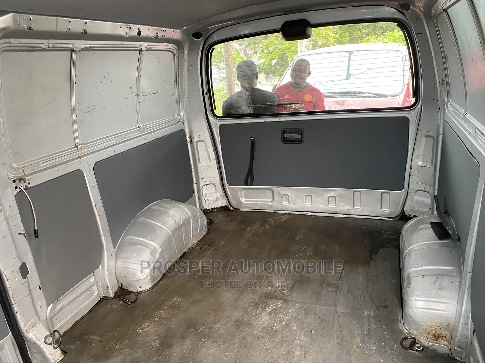 Toyota HiAce 2005 White