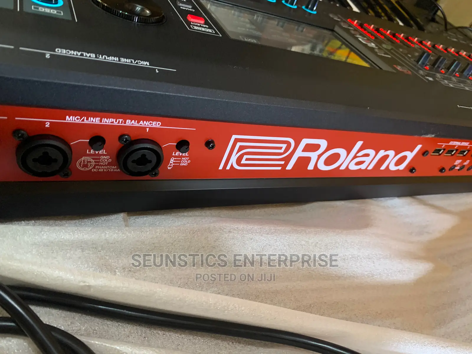 Quality Roland Fantom 6 Workstation Synthesizer Keyboard