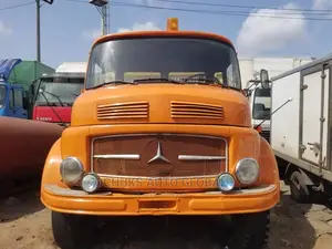 Mercedes-Benz 2000 Orange