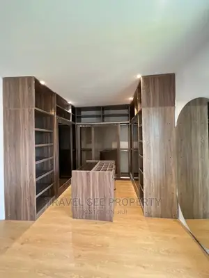 Furnished 5bdrm Duplex in Bananas Lsland for rent