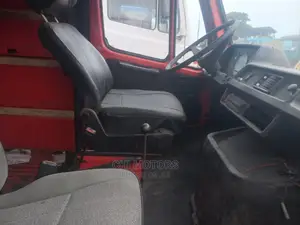 Mercedes-Benz Tourismo 2000 Red