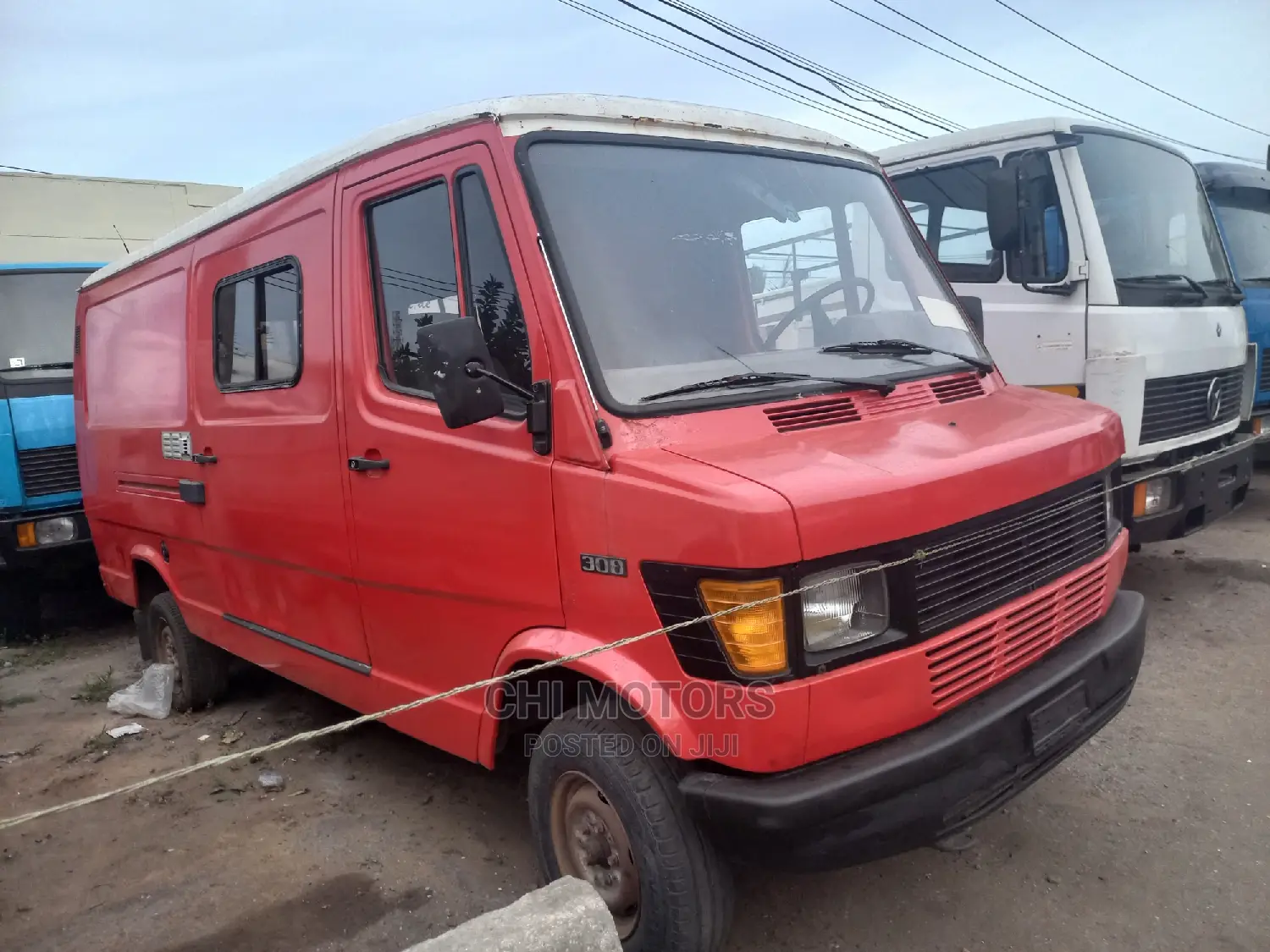 Mercedes-Benz Tourismo 2000 Red