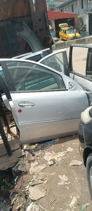 2006-2010 Model Mercedes Benz ML 350 Door.