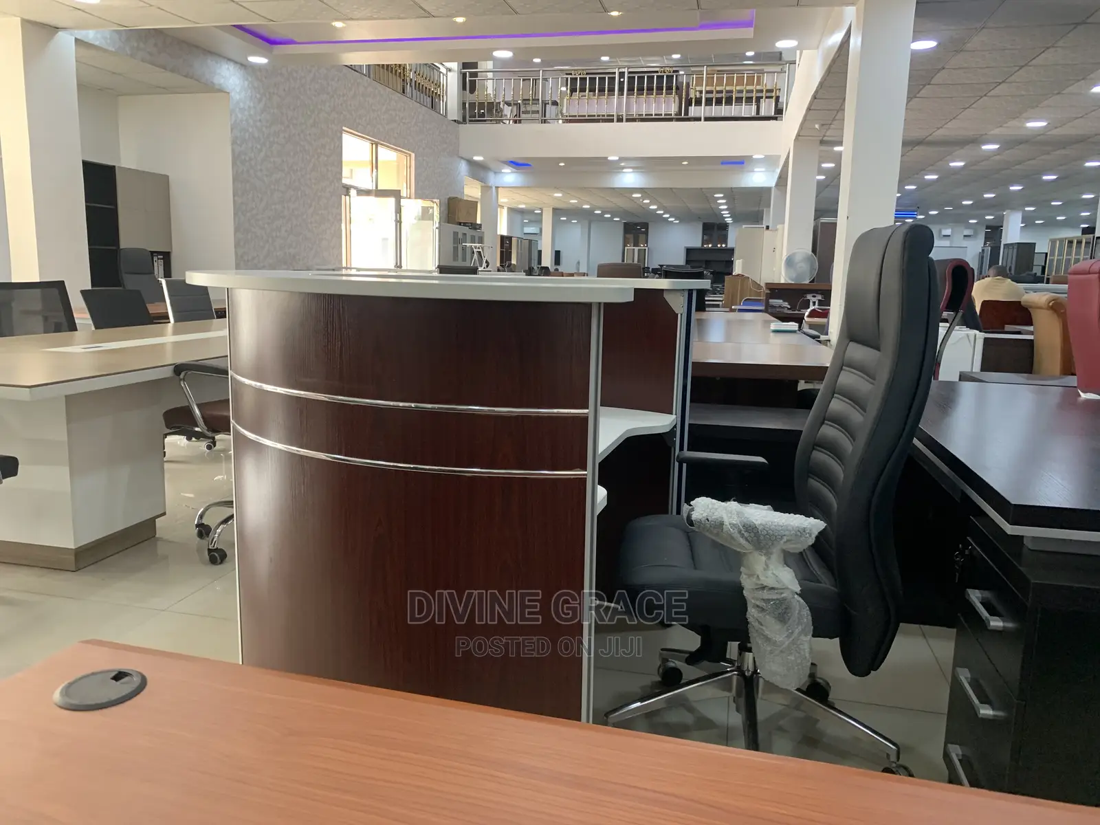 Receptionist Office Front Desk Table