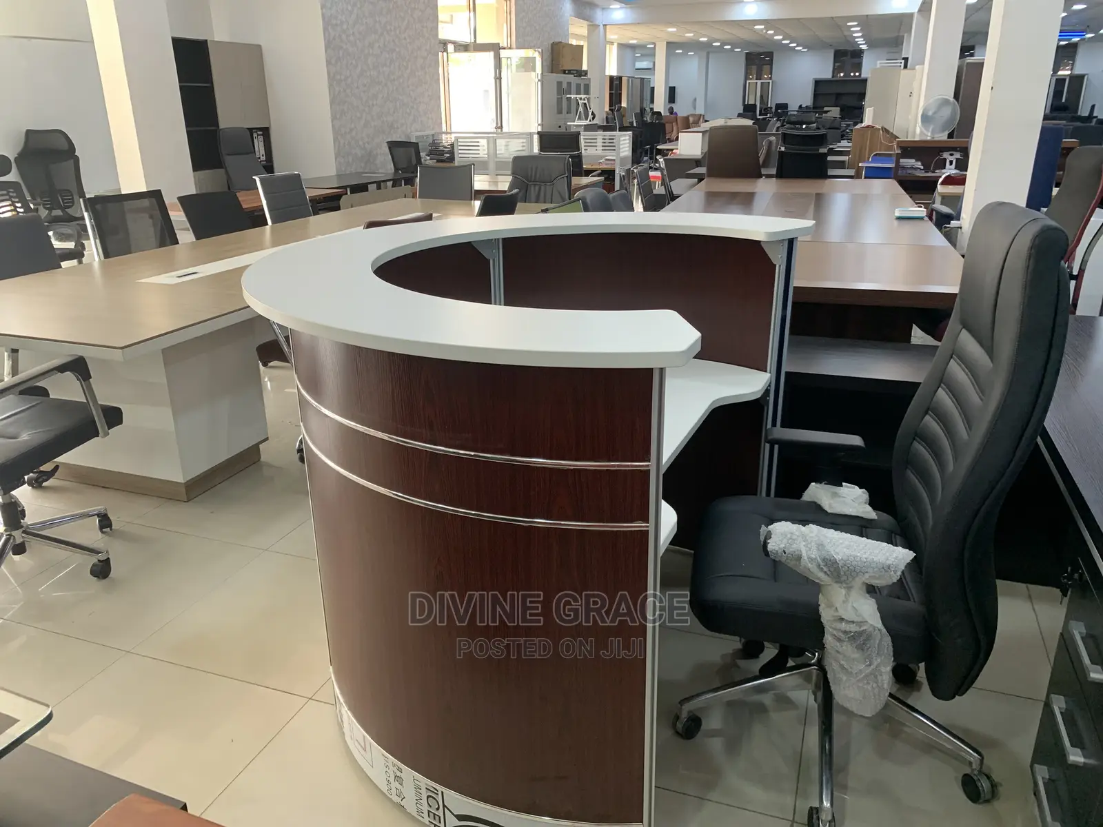 Receptionist Office Front Desk Table