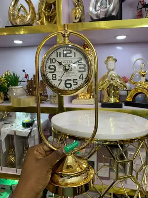 Cafe Tour Unique Clock